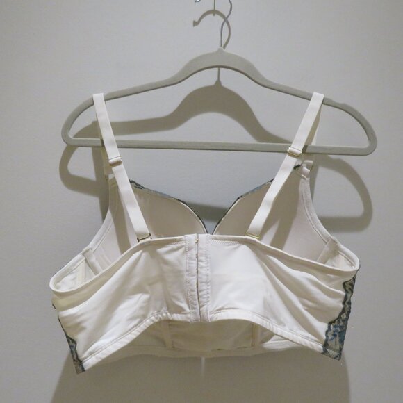 TORRID Plunge Push Up Bra Bustier in White Teal Lace Romantic - Size 40C - Picture 8 of 13